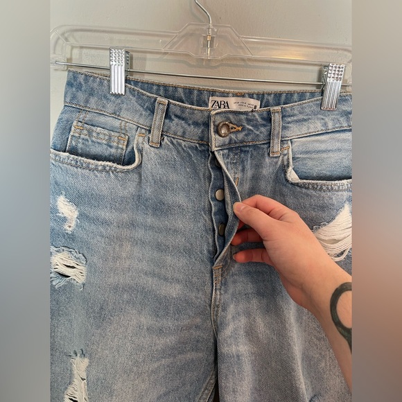 Zara High Rise Button Fly Distressed Straight Leg Mom Jeans Size 6 - Picture 4 of 4
